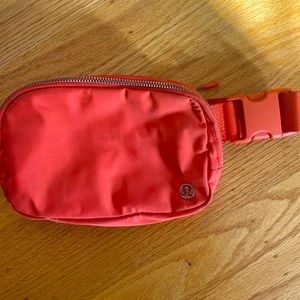 Lululemon Everywhere Belt Bag